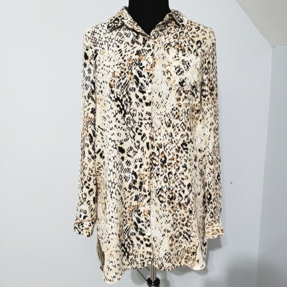 Spense Long Sleeve Button Front Collared Animal P… - image 2